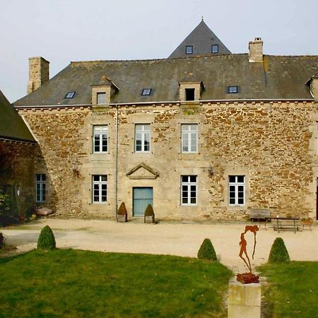B&B Le Plessix - Manoir Le Plessix Madeuc Corseul Zewnętrze zdjęcie